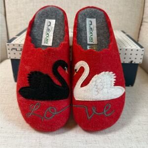 Flexus Spring Step Swanlove Felt Indoor/Outdoor Slippers Red 36 US 5.5 6 New NIB